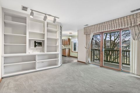 Tiny photo for 1525 N Kendal Court, Arlington Heights, IL 60004 (MLS # 12570086)