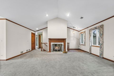 Tiny photo for 1525 N Kendal Court, Arlington Heights, IL 60004 (MLS # 12570086)