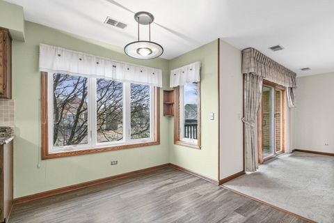 Tiny photo for 1525 N Kendal Court, Arlington Heights, IL 60004 (MLS # 12570086)