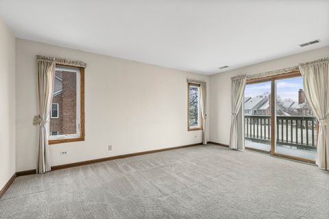 Tiny photo for 1525 N Kendal Court, Arlington Heights, IL 60004 (MLS # 12570086)