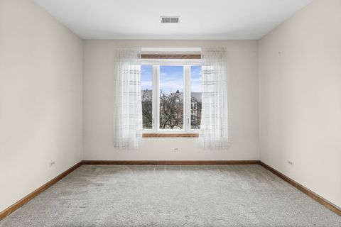 Tiny photo for 1525 N Kendal Court, Arlington Heights, IL 60004 (MLS # 12570086)