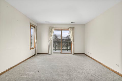 Tiny photo for 1525 N Kendal Court, Arlington Heights, IL 60004 (MLS # 12570086)