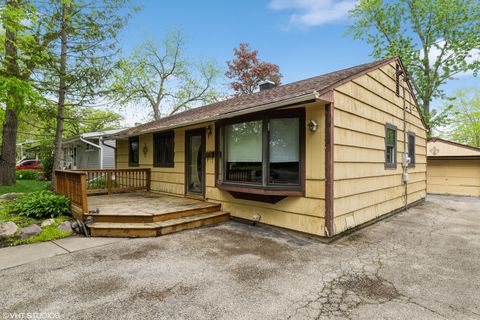 412 Midway Drive Mundelein IL 60060