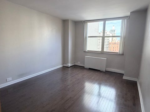 Tiny photo for 40 E Cedar Street #11C, Chicago, IL 60611 (MLS # 12774384)