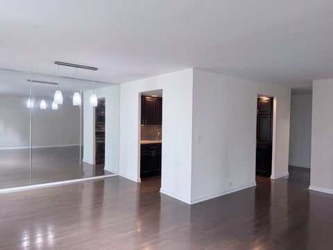 Tiny photo for 40 E Cedar Street #11C, Chicago, IL 60611 (MLS # 12774384)