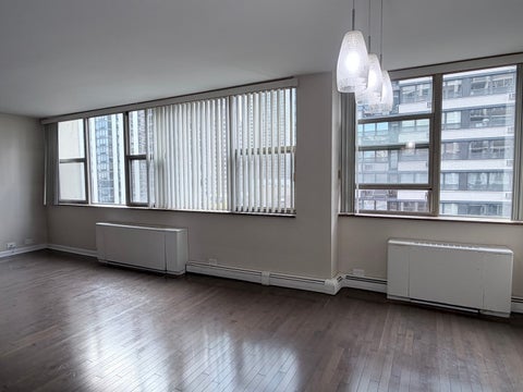 Tiny photo for 40 E Cedar Street #11C, Chicago, IL 60611 (MLS # 12774384)