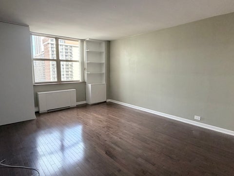Tiny photo for 40 E Cedar Street #11C, Chicago, IL 60611 (MLS # 12774384)