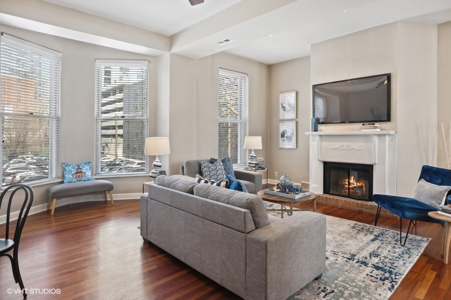 127 W MAPLE Street 2