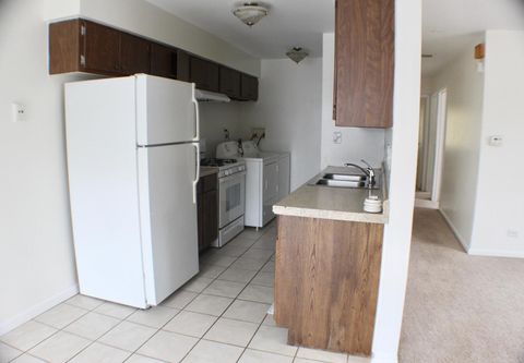 Tiny photo for 872 Cambridge Place #126D, Wheeling, IL 60090 (MLS # 12618787)