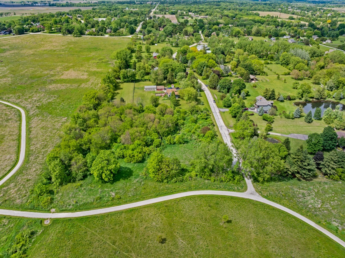 9N542 Bowes Bend Drive