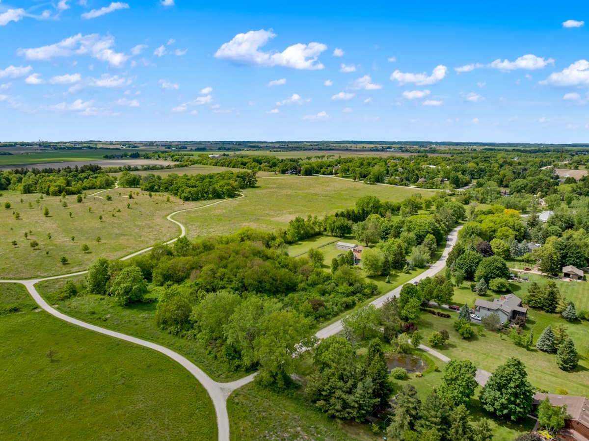 9N542 Bowes Bend Drive