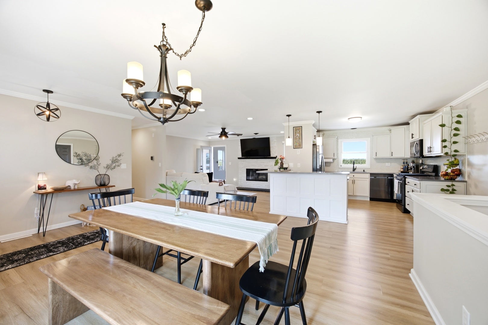 6058 Lora Lane