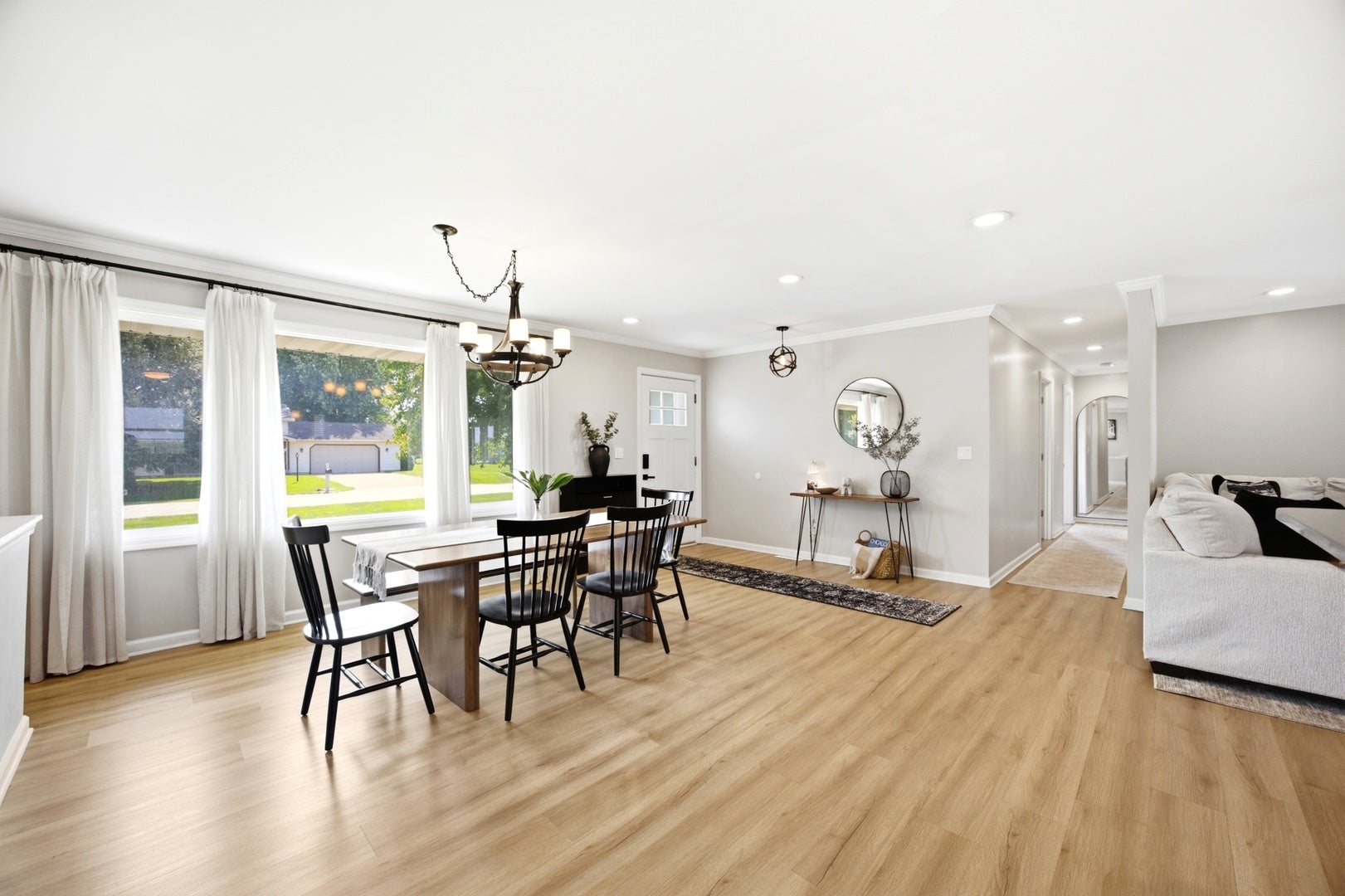 6058 Lora Lane