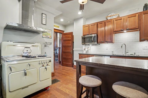 Tiny photo for 537 W 9th Street, Davenport, IA 52803 (MLS # 12685285)