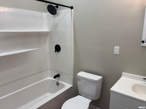 Tiny photo for 312 W SYCAMORE Street, Carbondale, IL 62901 (MLS # EB460121)