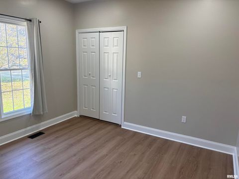 Tiny photo for 312 W SYCAMORE Street, Carbondale, IL 62901 (MLS # EB460121)