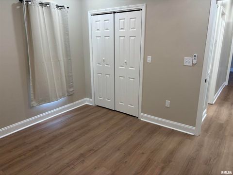 Tiny photo for 312 W SYCAMORE Street, Carbondale, IL 62901 (MLS # EB460121)