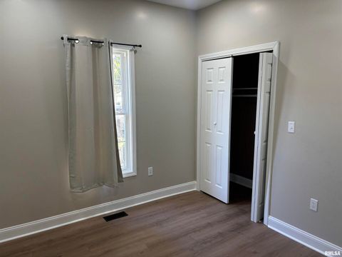 Tiny photo for 312 W SYCAMORE Street, Carbondale, IL 62901 (MLS # EB460121)