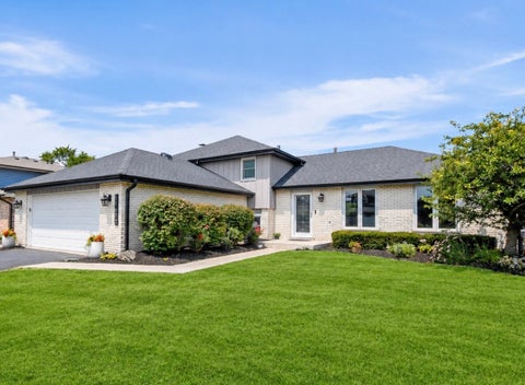 Tiny photo for 11672 Glenview Drive, Orland Park, IL 60467 (MLS # 12747875)