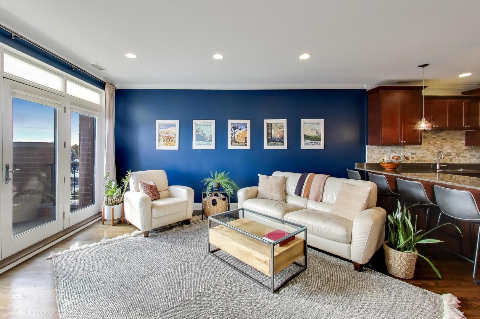 2332 W Belmont Avenue 4