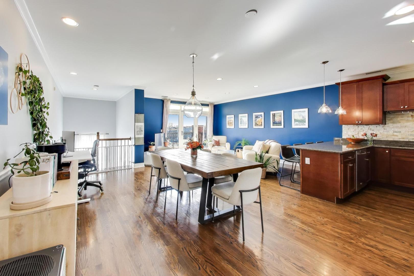 2332 W Belmont Avenue 4