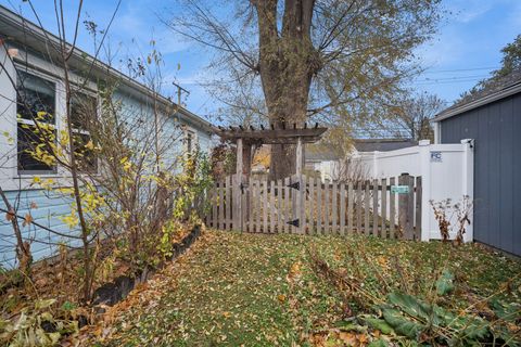 Tiny photo for 215 2nd Street, Elgin, IL 60123 (MLS # 12512792)