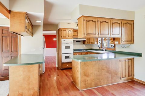 Tiny photo for 26W548 Prairie Avenue, Winfield, IL 60190 (MLS # 12566048)