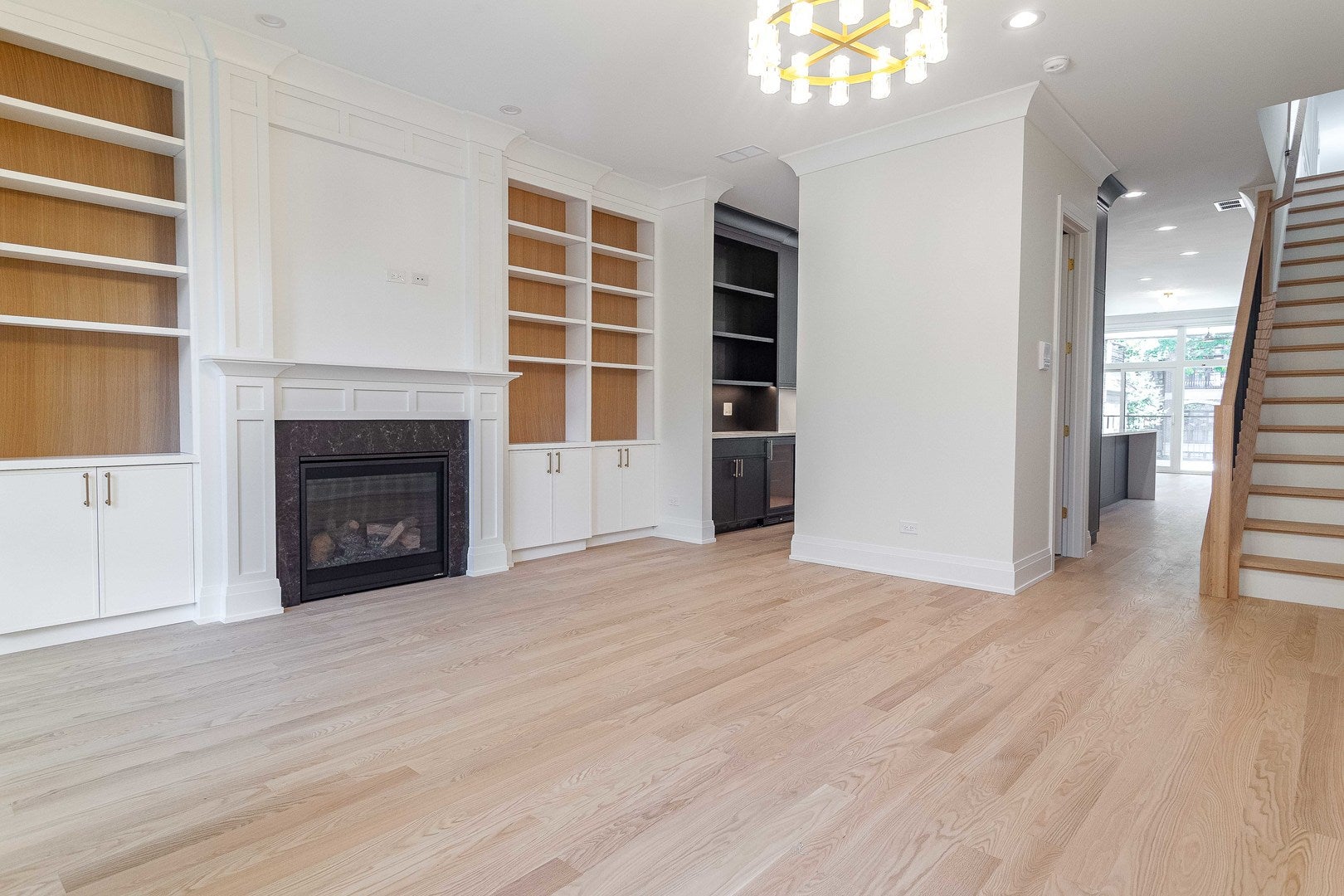 2743 N Seminary Avenue 2