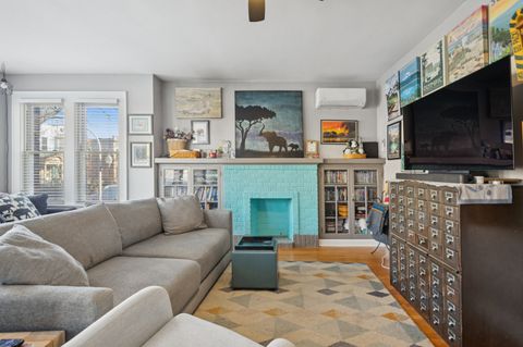 Tiny photo for 1521 W Edgewater Avenue #1E, Chicago, IL 60660 (MLS # 12541936)