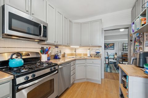 Tiny photo for 1521 W Edgewater Avenue #1E, Chicago, IL 60660 (MLS # 12541936)
