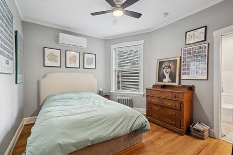 Tiny photo for 1521 W Edgewater Avenue #1E, Chicago, IL 60660 (MLS # 12541936)