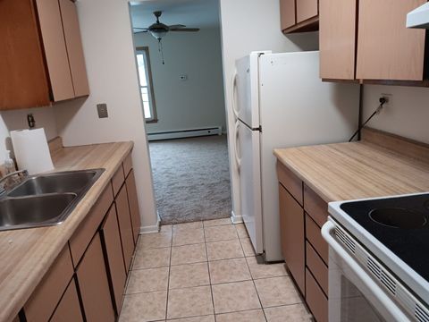 Tiny photo for 420 S Kenilworth Avenue #18, Oak Park, IL 60302 (MLS # 12569007)