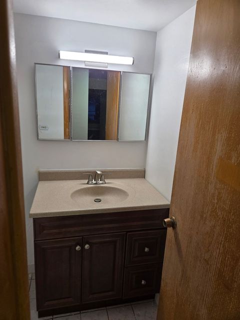 Tiny photo for 420 S Kenilworth Avenue #18, Oak Park, IL 60302 (MLS # 12569007)