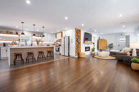 Tiny photo for 500 E Holly Avenue, Mount Prospect, IL 60056 (MLS # 12462876)