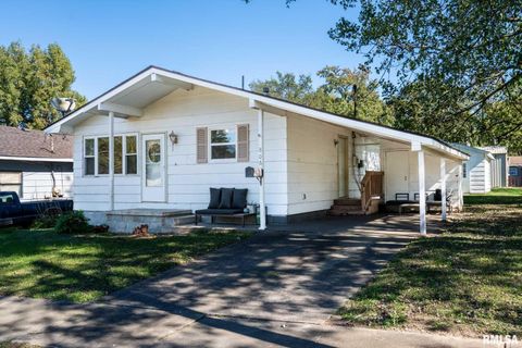 Photo of 806 S JACKSON Street, West Frankfort, IL 62896 (MLS # QC4268970)
