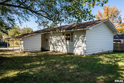 Tiny photo for 806 S JACKSON Street, West Frankfort, IL 62896 (MLS # QC4268970)