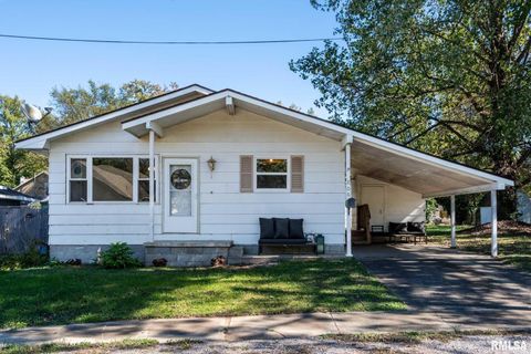 Tiny photo for 806 S JACKSON Street, West Frankfort, IL 62896 (MLS # QC4268970)