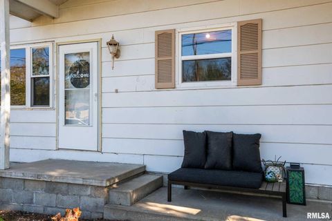 Tiny photo for 806 S JACKSON Street, West Frankfort, IL 62896 (MLS # QC4268970)