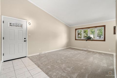 Tiny photo for 402 N Douglas Avenue #402, Villa Park, IL 60181 (MLS # 12672370)