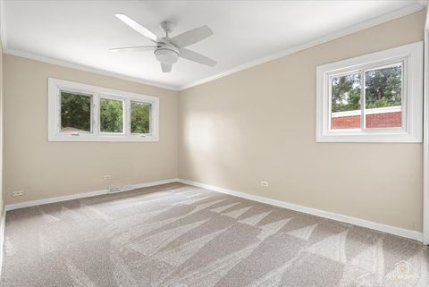 Tiny photo for 402 N Douglas Avenue #402, Villa Park, IL 60181 (MLS # 12672370)