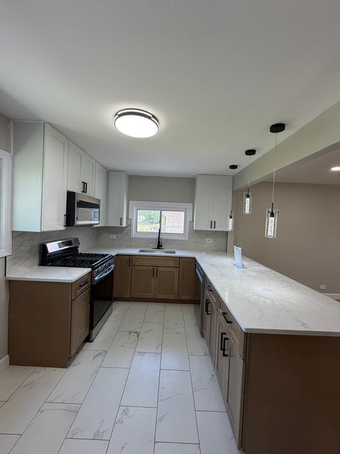 Tiny photo for 3120 Wilshire Avenue, Markham, IL 60428 (MLS # 12700539)