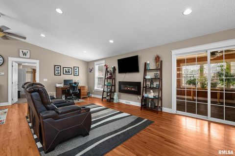 Tiny photo for 2720 KENNEDY Drive, East Moline, IL 61244 (MLS # QC4267362)