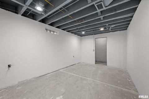 Tiny photo for 2720 KENNEDY Drive, East Moline, IL 61244 (MLS # QC4267362)