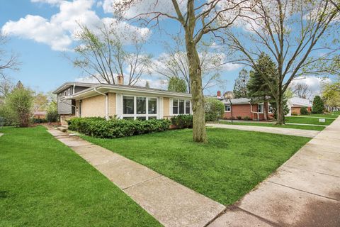 Tiny photo for 1407 N Highland Avenue, Arlington Heights, IL 60004 (MLS # 12612299)