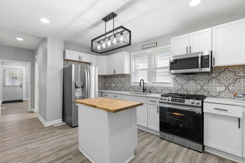 Tiny photo for 9214 S Woodlawn Avenue, Chicago, IL 60619 (MLS # 12492905)