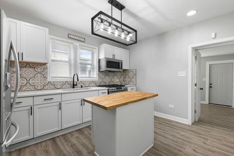 Tiny photo for 9214 S Woodlawn Avenue, Chicago, IL 60619 (MLS # 12492905)