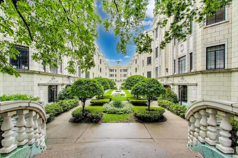 7350 N RIDGE Boulevard 21B Chicago IL 60645