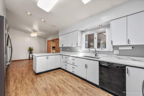 Tiny photo for 152 Jacquelyn Drive, Bensenville, IL 60106 (MLS # 12725198)