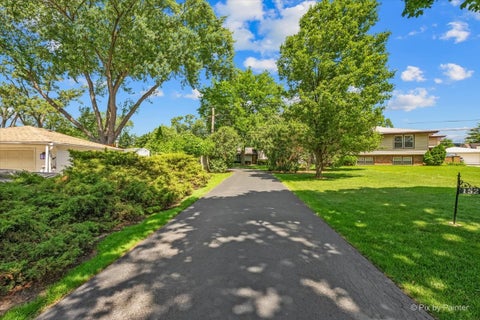 Tiny photo for 152 Jacquelyn Drive, Bensenville, IL 60106 (MLS # 12725198)