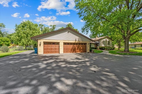 Tiny photo for 152 Jacquelyn Drive, Bensenville, IL 60106 (MLS # 12725198)